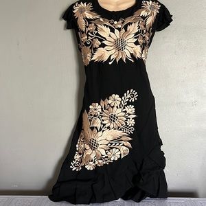 New dress 👗 artesanal embroidery